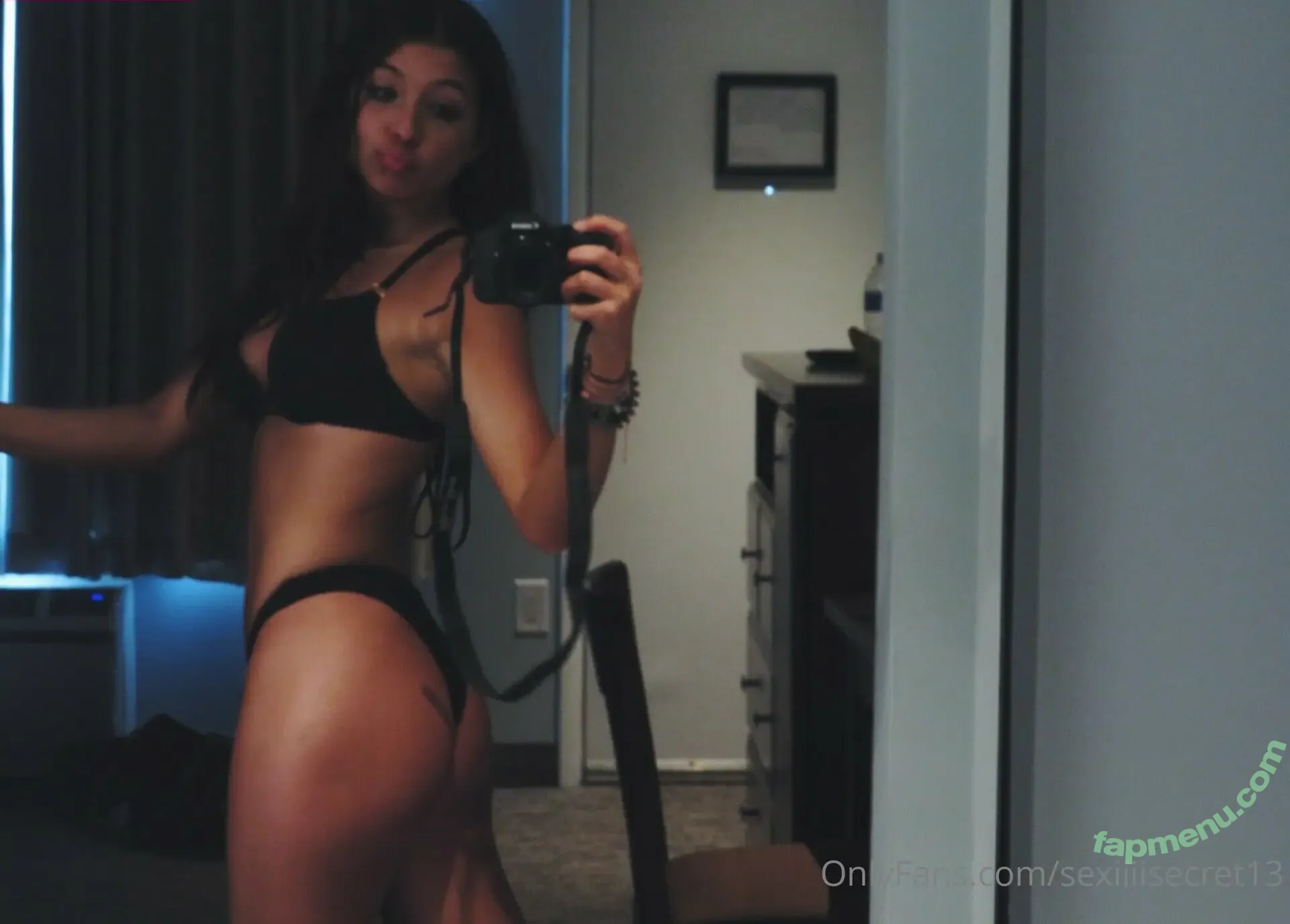 Lindsay Bertoa nude photo #0011 (babygirl139)