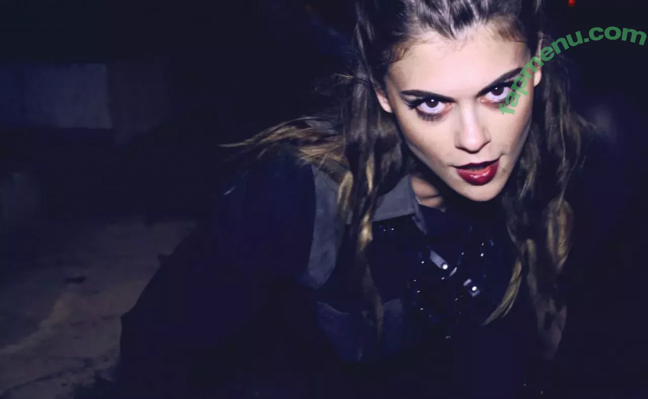 Lindsey Shaw nude photo #0016 (ladymshawsters)