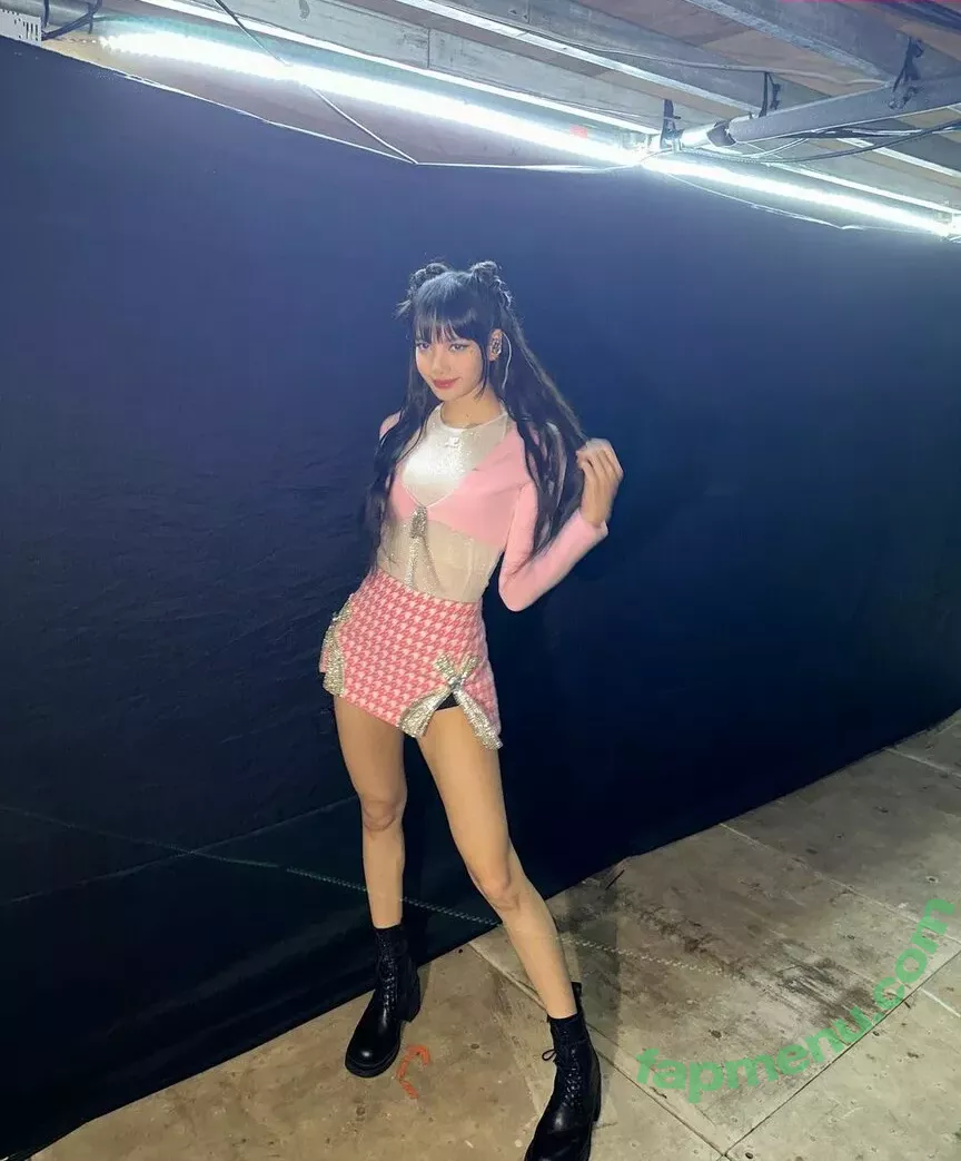 Lisa nude photo #0033 (Blackpink / thereallisaann / xlisa_olivex)
