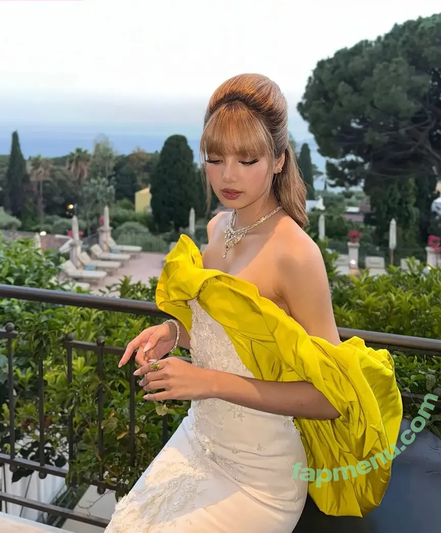 Lisa Blackpink nude photo #2407 (Lisa Blackpink)