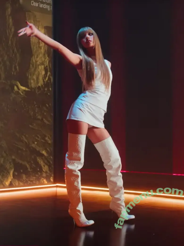 Lisa Blackpink nude photo #2465 (Lisa Blackpink)