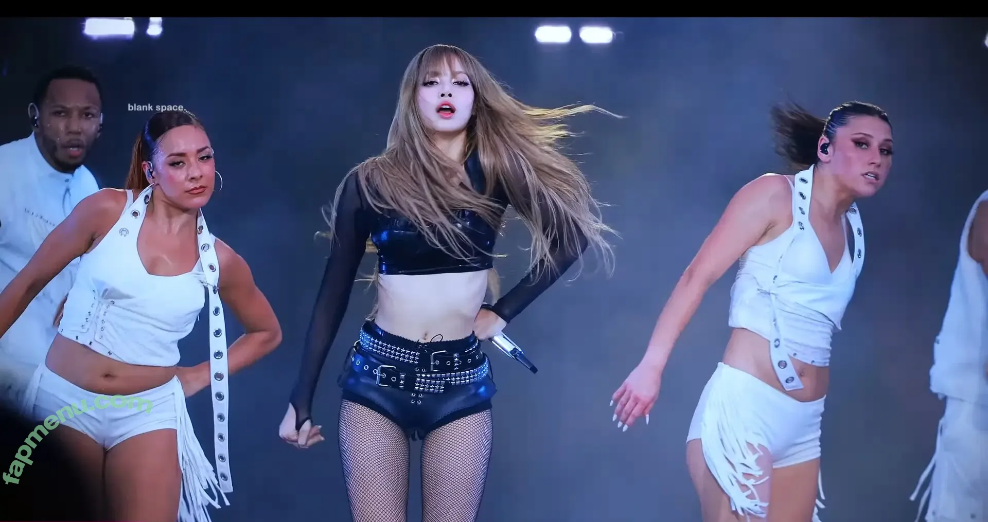 Lisa Blackpink nude photo #2500 (Lisa Blackpink)