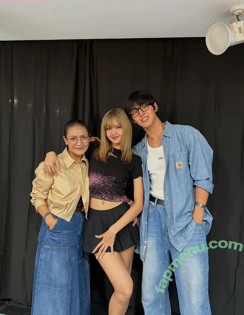 Lisa Blackpink nude photo #2508 (Lisa Blackpink)