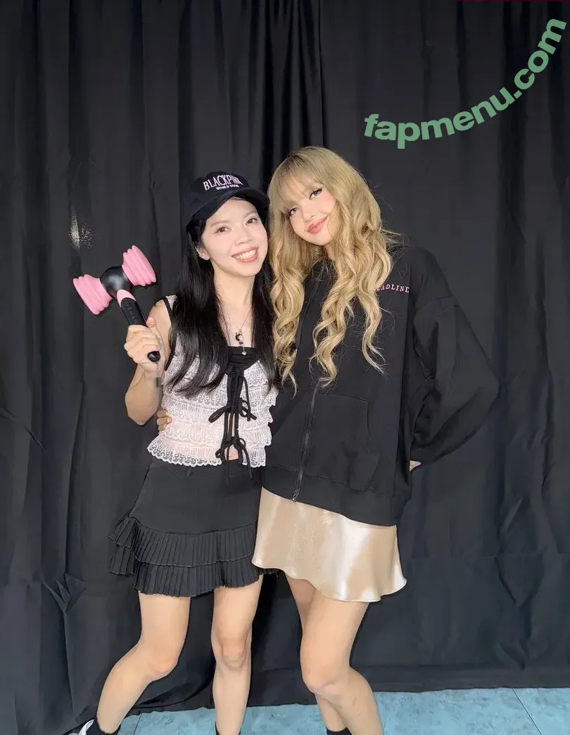 Lisa Blackpink nude photo #2511 (Lisa Blackpink)