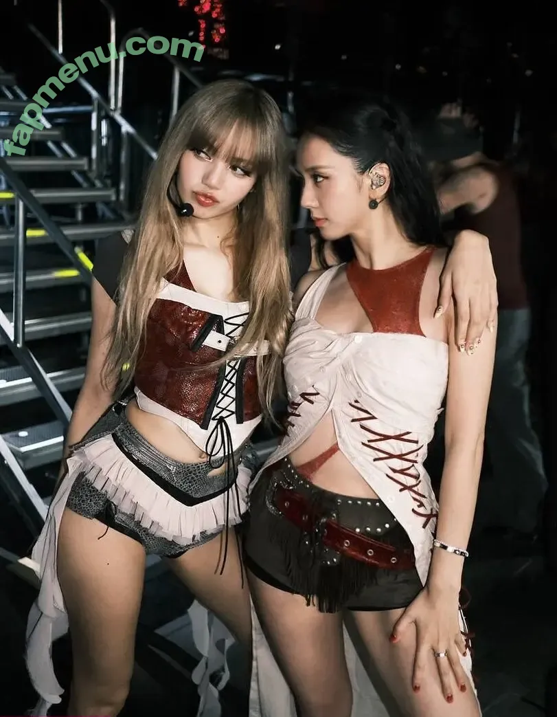 Lisa Blackpink nude photo #2525 (Lisa Blackpink)