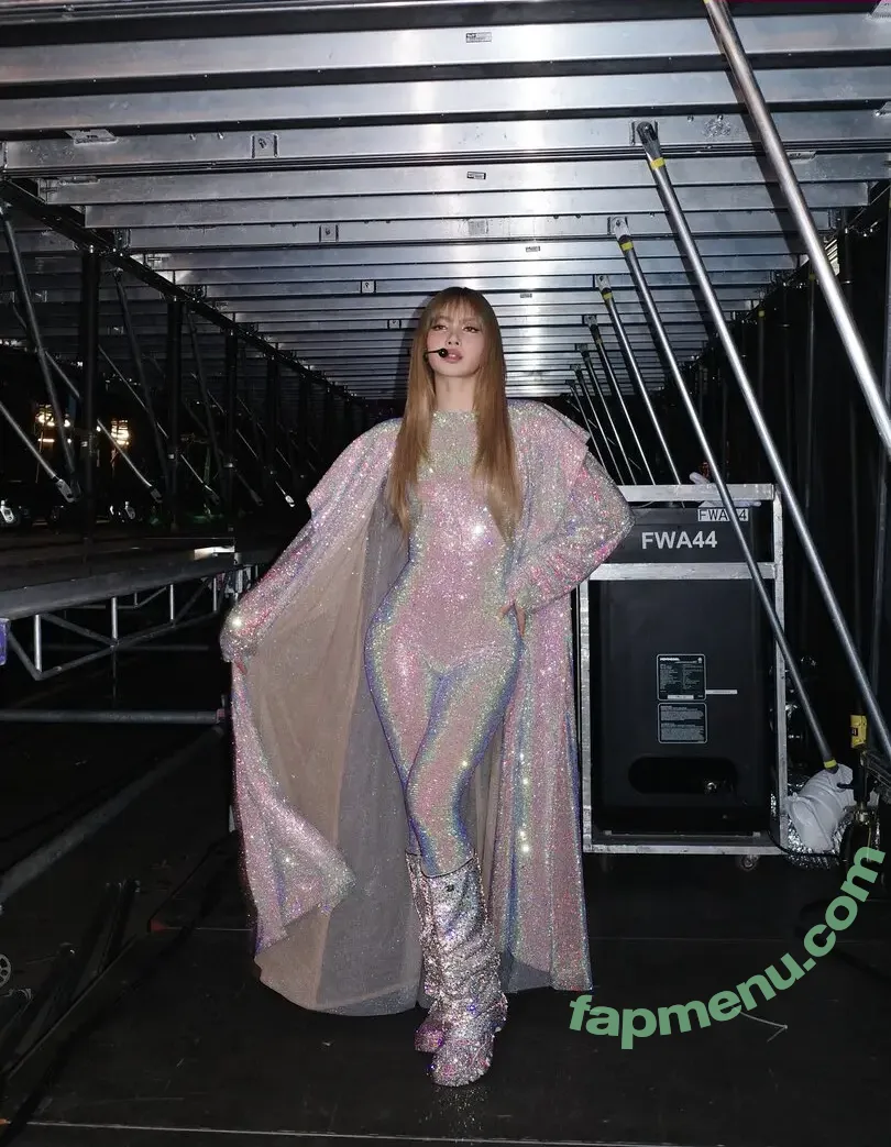Lisa Blackpink nude photo #2562 (Lisa Blackpink)