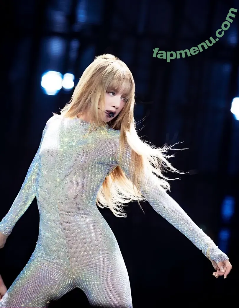 Lisa Blackpink nude photo #2571 (Lisa Blackpink)