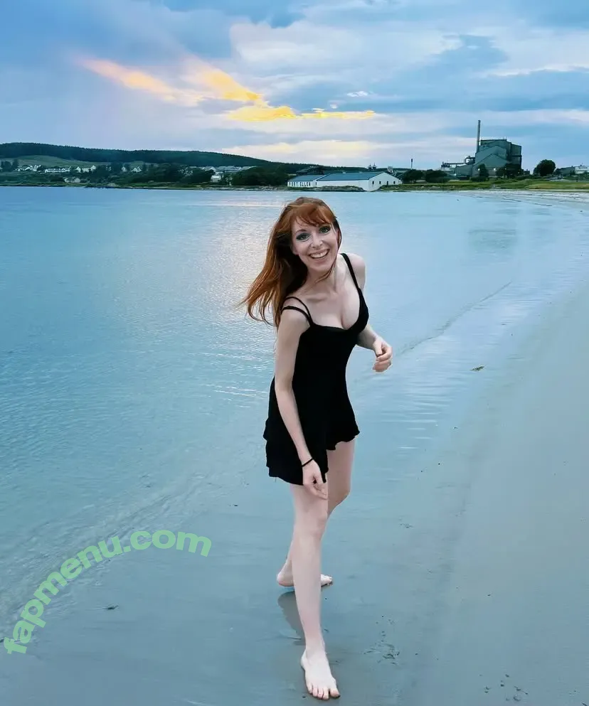 Lisa Foiles nude photo #0377 (lisafoiles)