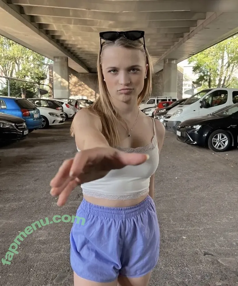 Lisa Küppers nude photo #0062 (lisakueppers)
