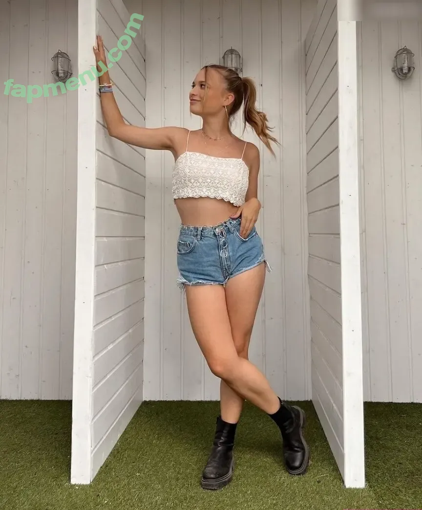 Lisa Küppers nude photo #0212 (lisakueppers)