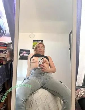 lisaxwilliams / lisawilliamsmedium nude photo #0001