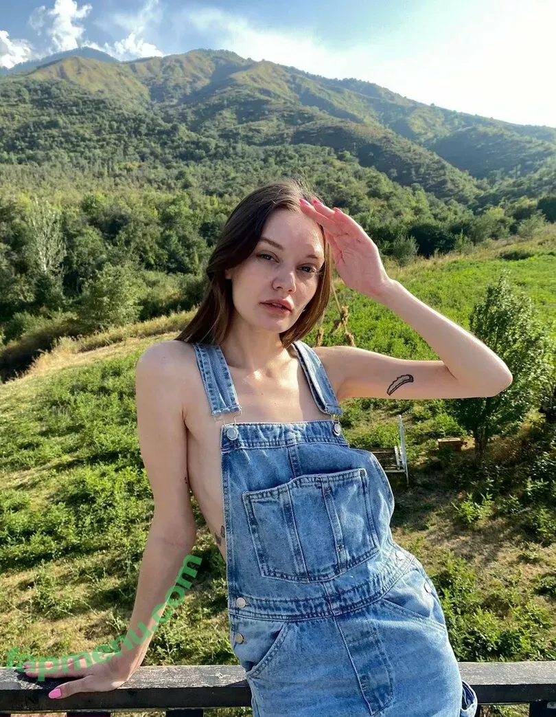 litlonn nude photo #0005 (Katya)