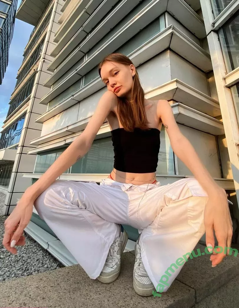 litlonn nude photo #0029 (Katya)