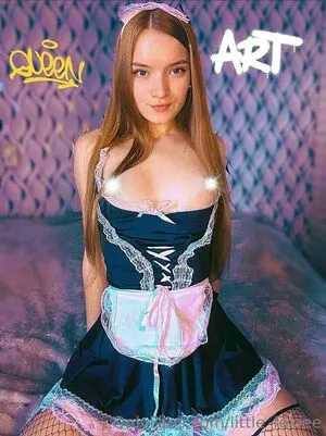 little_foxiee / little_foxie_ nude photo #0021