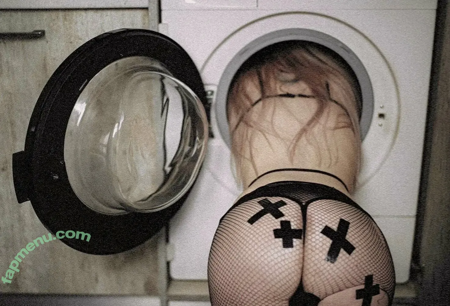 little___lilith nude photo #0020 (Little Lilith / lilith.of.hell)