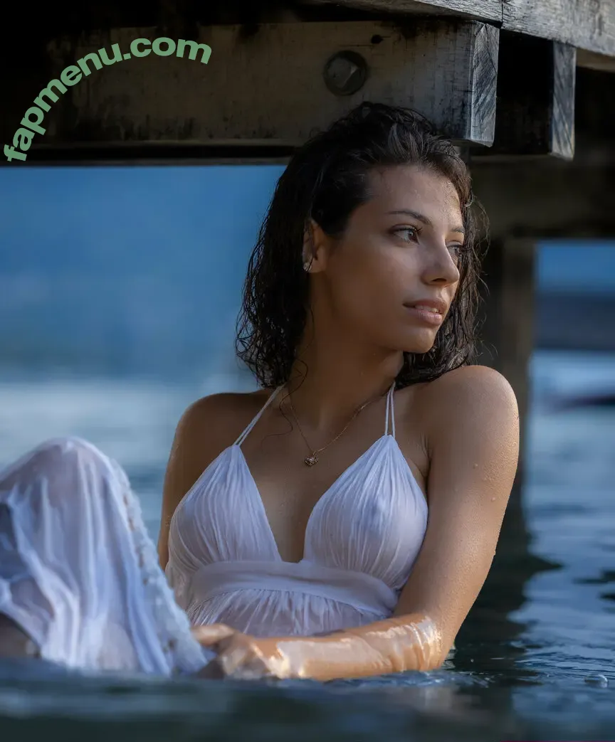 little_syrine nude photo #0021 (syrinebll)