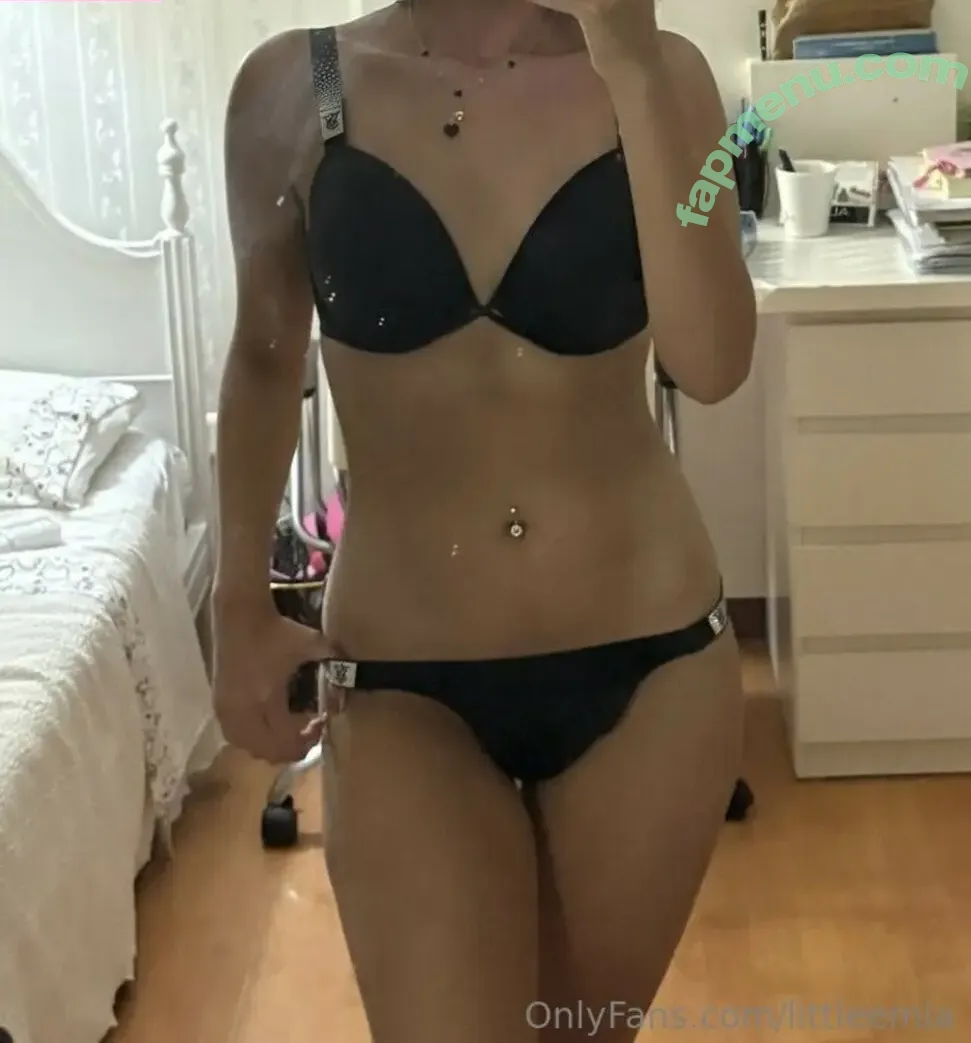Littleemia nude photo #0001 (Littleemia)