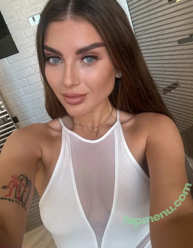 littlemolly_v nude photo #0027 (littlemolly71)