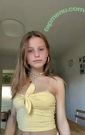 Littlezoee / Zoeexlovee / lilredzoe nude photo #0002