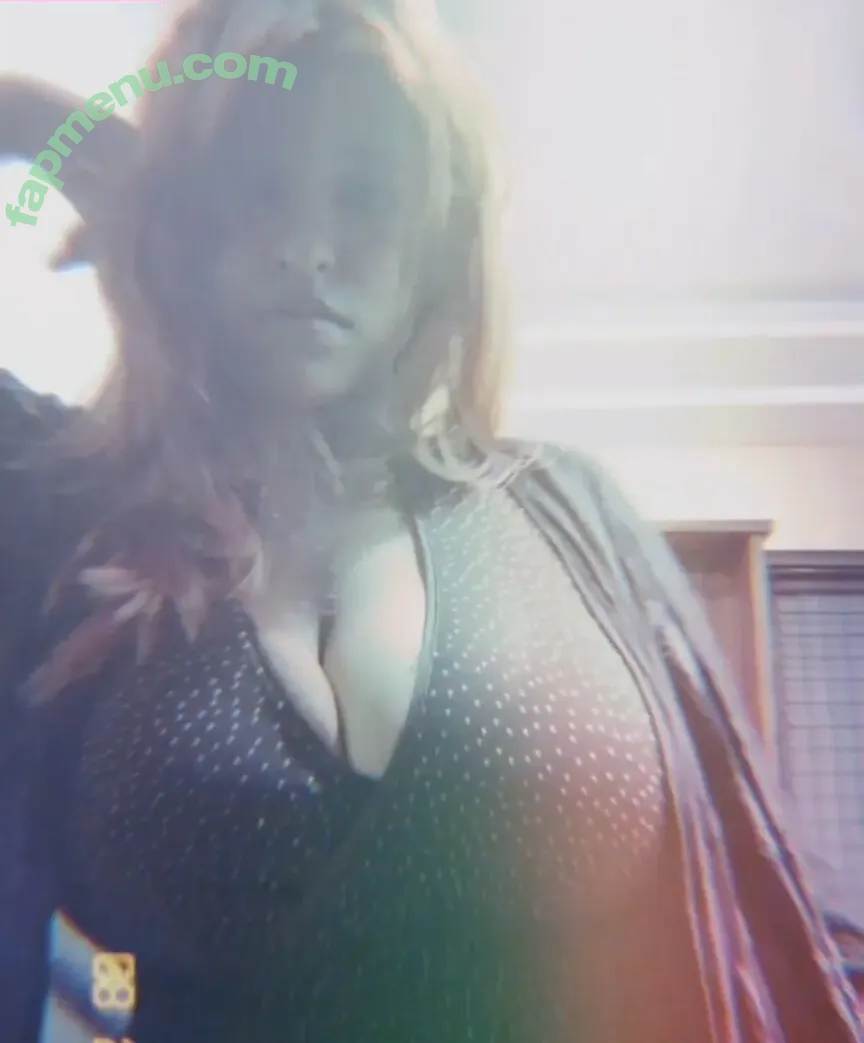livingraves nude photo #0007 (iwant2kmsthatsall)