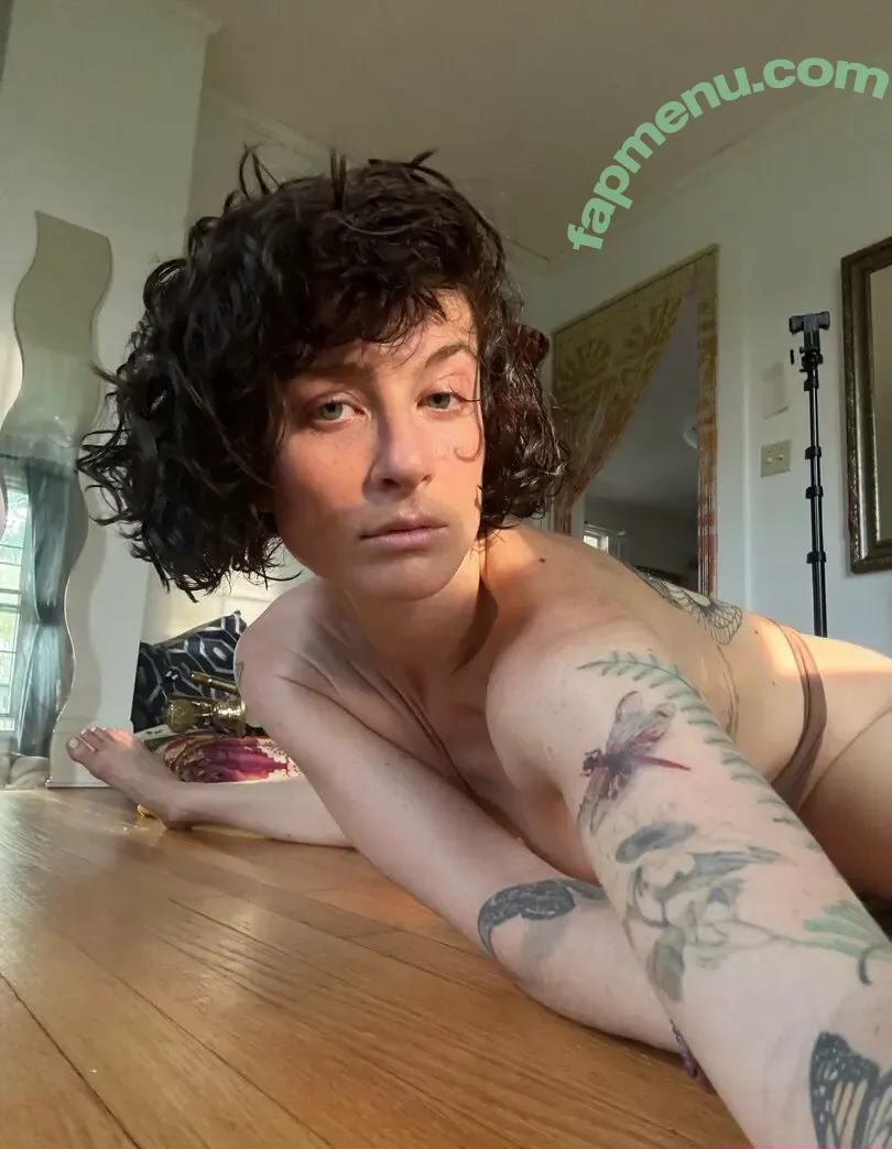 livingwithmarlie nude photo #0012 (livingwithmarlie)