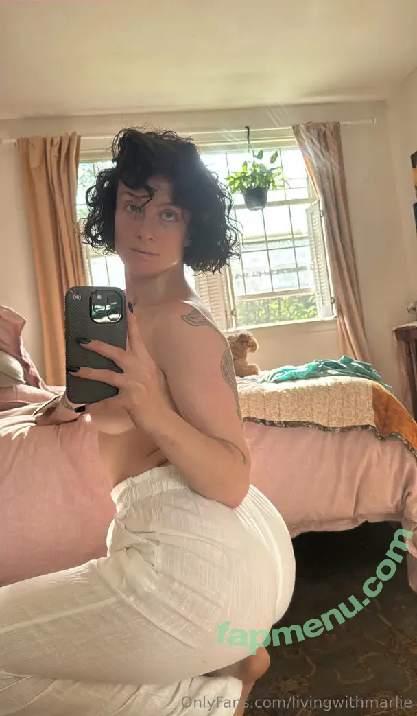 livingwithmarlie nude photo #0013 (livingwithmarlie)