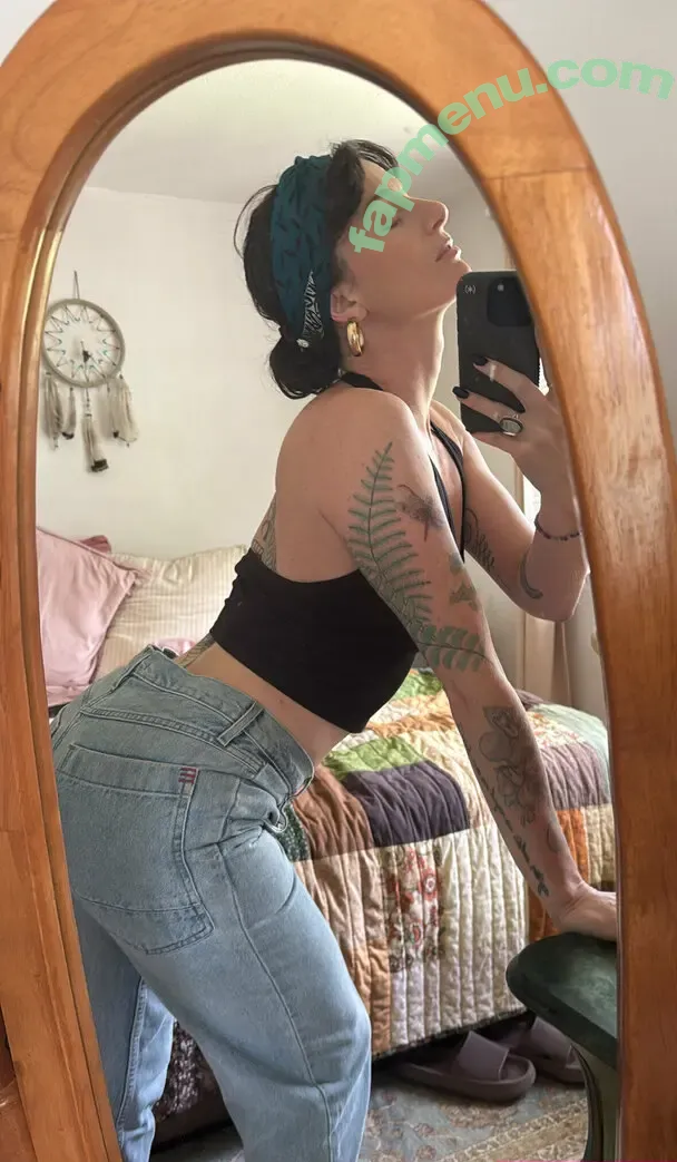 livingwithmarlie nude photo #0014 (livingwithmarlie)
