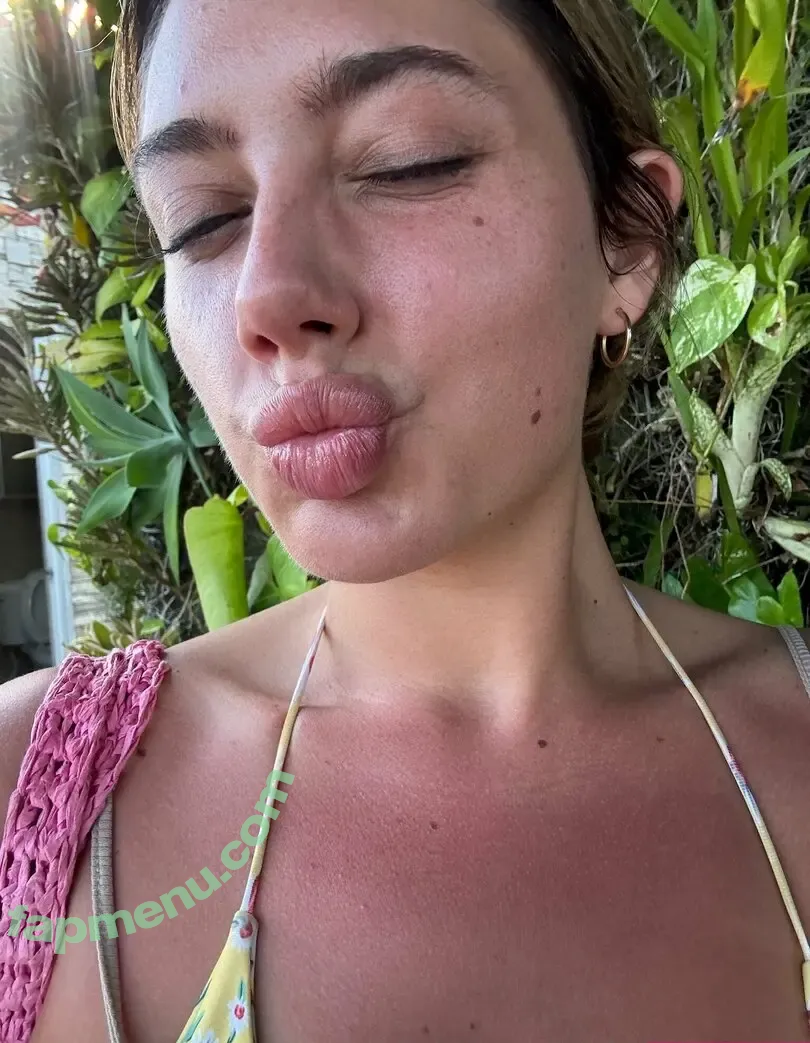 livinlavidalicia nude photo #0016 (livinlavidalicia)