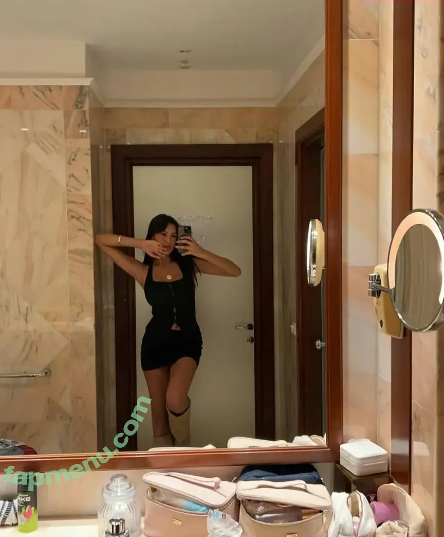 liyamizrahii nude photo #0071 (liyamizrahii)