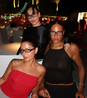 Liz Cambage / ecambage nude photo #0006