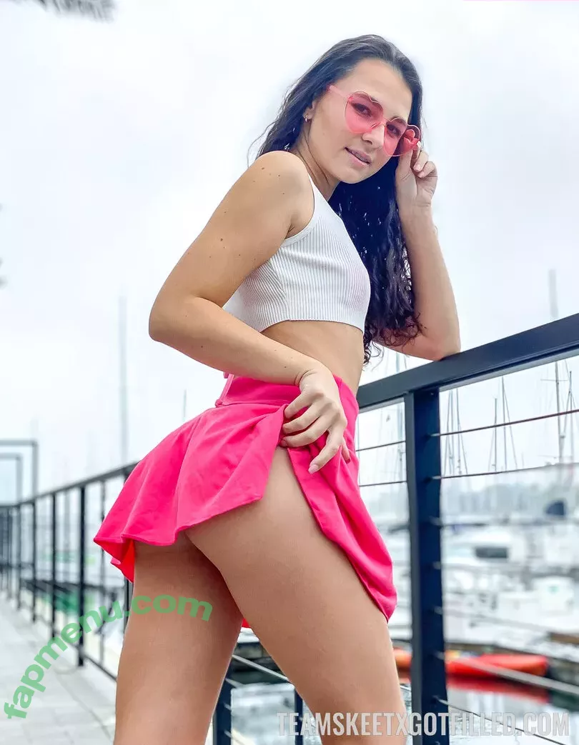 Liz Jordan nude photo #0010 (lizjordanxxx / notlizjordan / thelizziejordan)