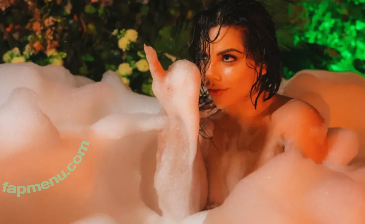 Lizbet Rodriguez nude photo #0001 (Lizbet Rodriguez)