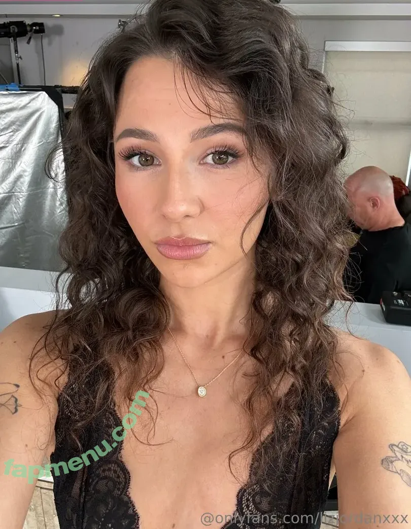lizjordanxxx nude photo #0015 (lizjordanxxx)