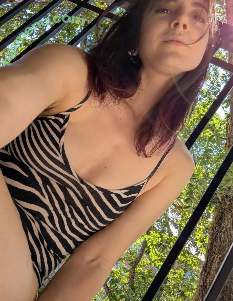lizmreowtv nude photo #0066 (liz.morrow)