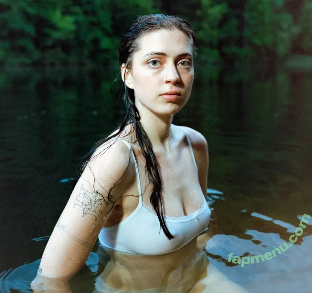 Lizzy McAlpine nude photo #0100 (lizzymcalpine)