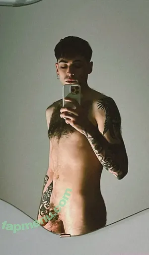 loganhell / logan.hellof nude photo #0008