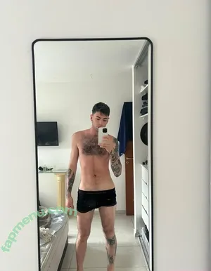 loganhell / logan.hellof nude photo #0017