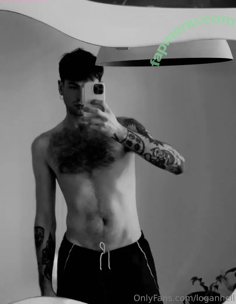 loganhell nude photo #0012 (logan.hellof)