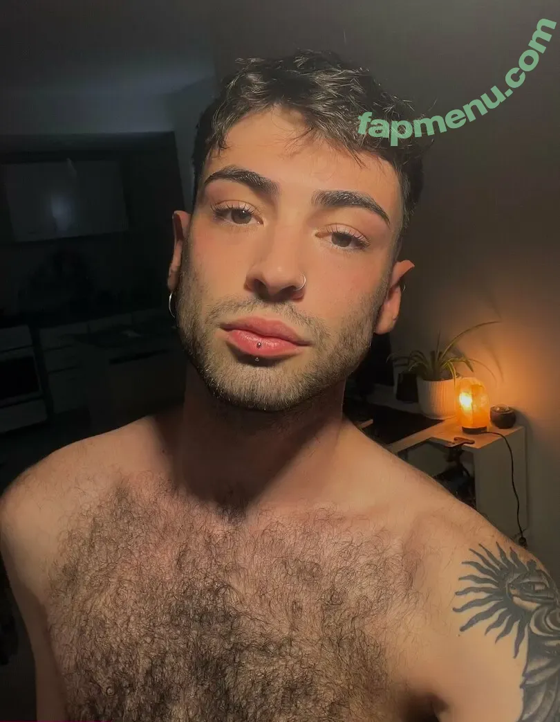 loganhell nude photo #0013 (logan.hellof)