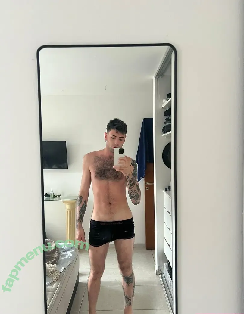 loganhell nude photo #0017 (logan.hellof)