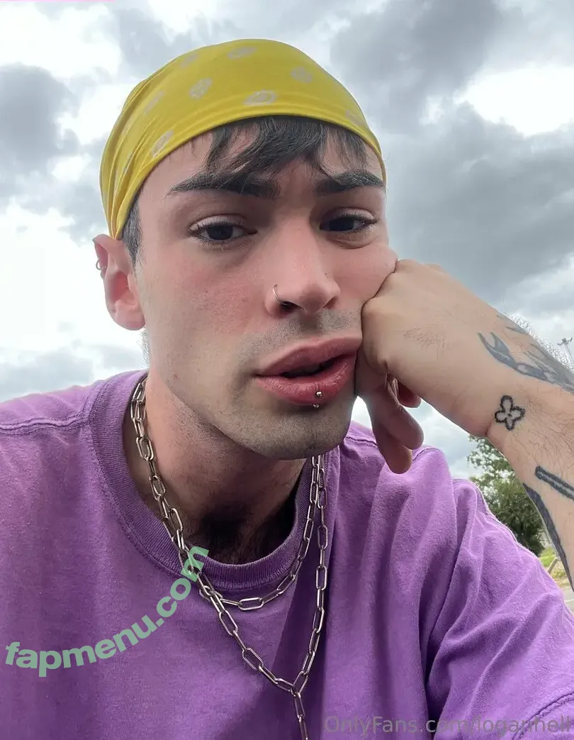 loganhell nude photo #0032 (logan.hellof)
