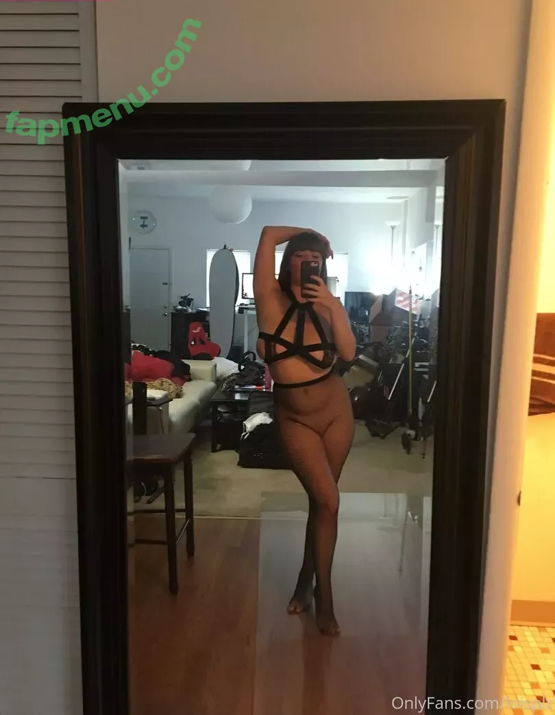 loisplz nude photo #0159 (lomeinnoodles19)