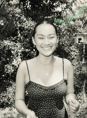 Lola Tung / lola.tung nude photo #0054