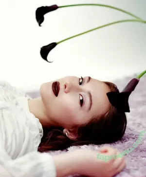 Lola Tung / lola.tung nude photo #0082