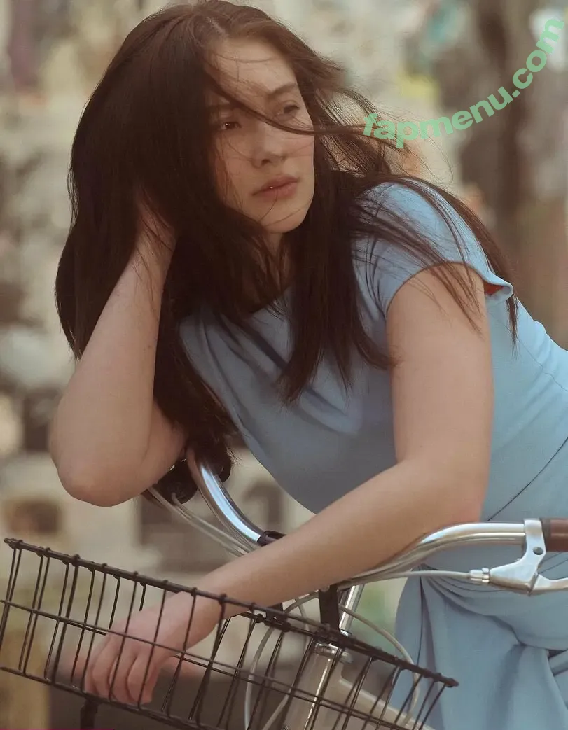 Lola Tung nude photo #0070 (lola.tung)