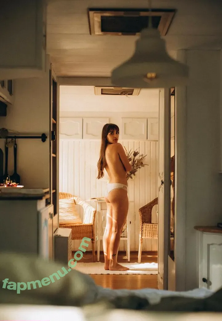 Loless nude photo #0010 (Nemmy_Horin / lorie_lessard)