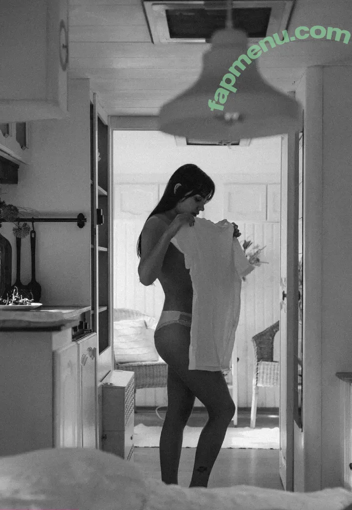 Loless nude photo #0012 (Nemmy_Horin / lorie_lessard)