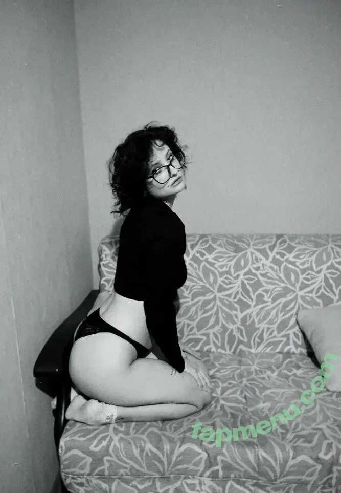lolynebel nude photo #0037 (lolynebel)