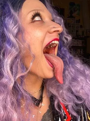 Long Tongue Fetish / _longtonguelewis / diqueentongue / longtonguelewis nude photo #0176