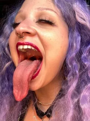 Long Tongue Fetish / _longtonguelewis / diqueentongue / longtonguelewis nude photo #0183